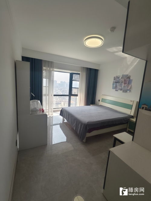 滨江御园,总高18层的,好楼层13楼,送车位储藏室,精装修,三室两厅两明卫,全屋落地窗,证满五唯一 滕州二手房出售